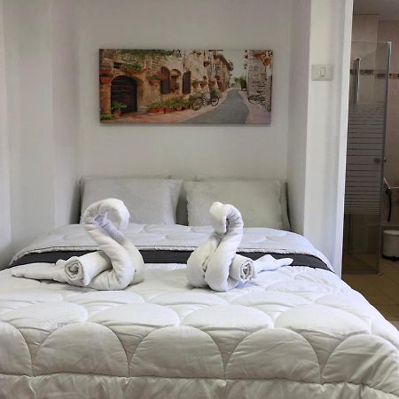 בת ים Hotel Room Service מראה חיצוני תמונה