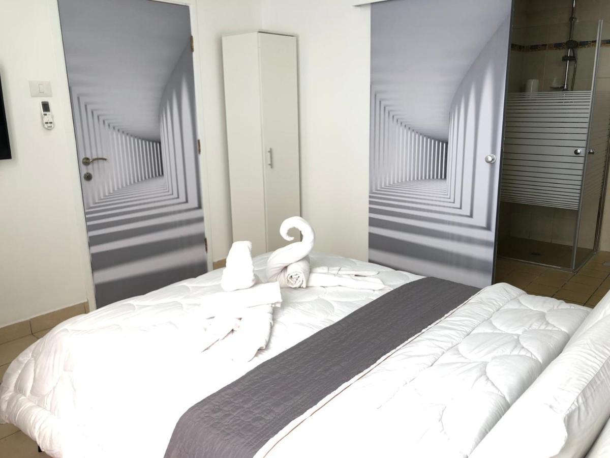 בת ים Hotel Room Service מראה חיצוני תמונה