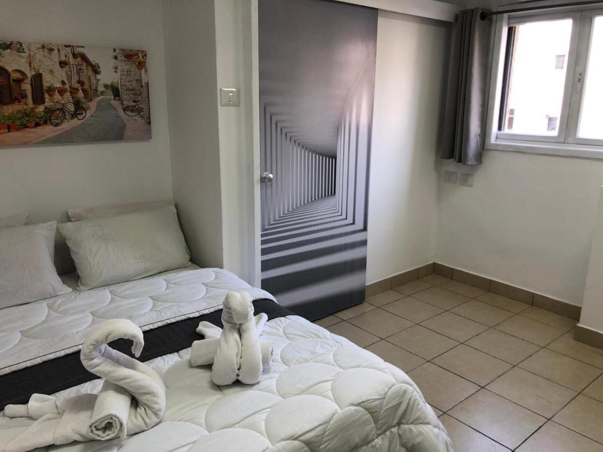 בת ים Hotel Room Service מראה חיצוני תמונה