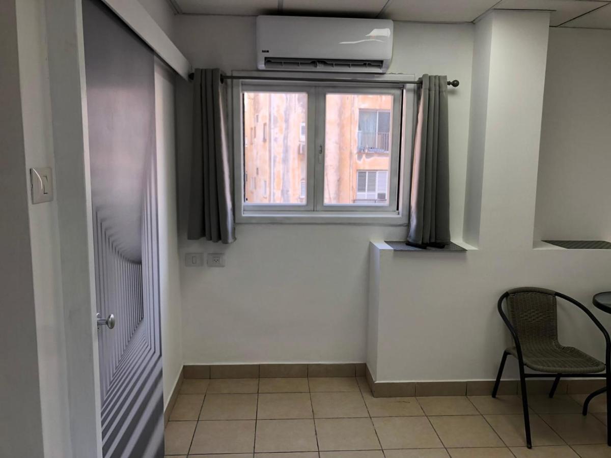 בת ים Hotel Room Service מראה חיצוני תמונה