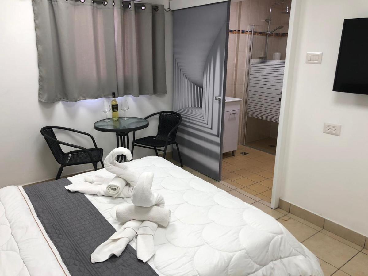בת ים Hotel Room Service מראה חיצוני תמונה