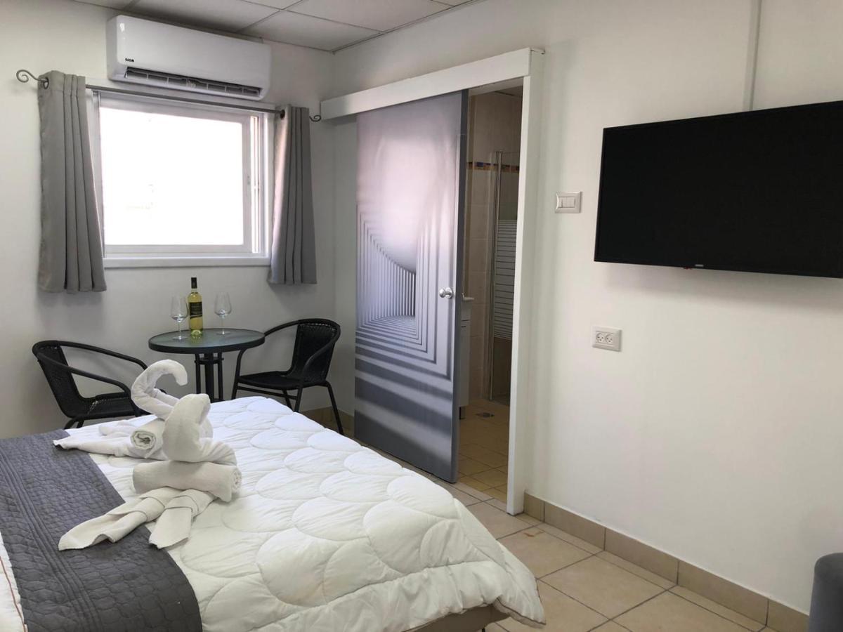 בת ים Hotel Room Service מראה חיצוני תמונה