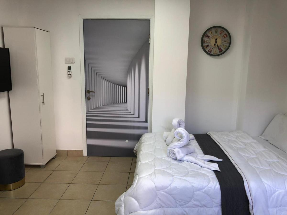 בת ים Hotel Room Service מראה חיצוני תמונה